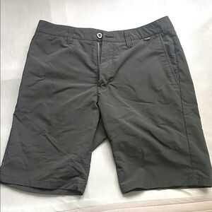 Travis Mathew black/dark gray shorts Size 32